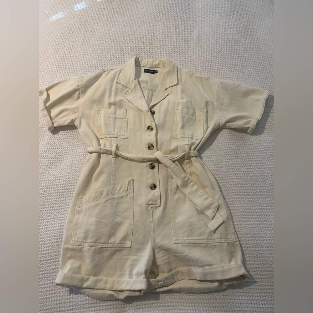 PrettyLittleThing Off-White Collared Shirt